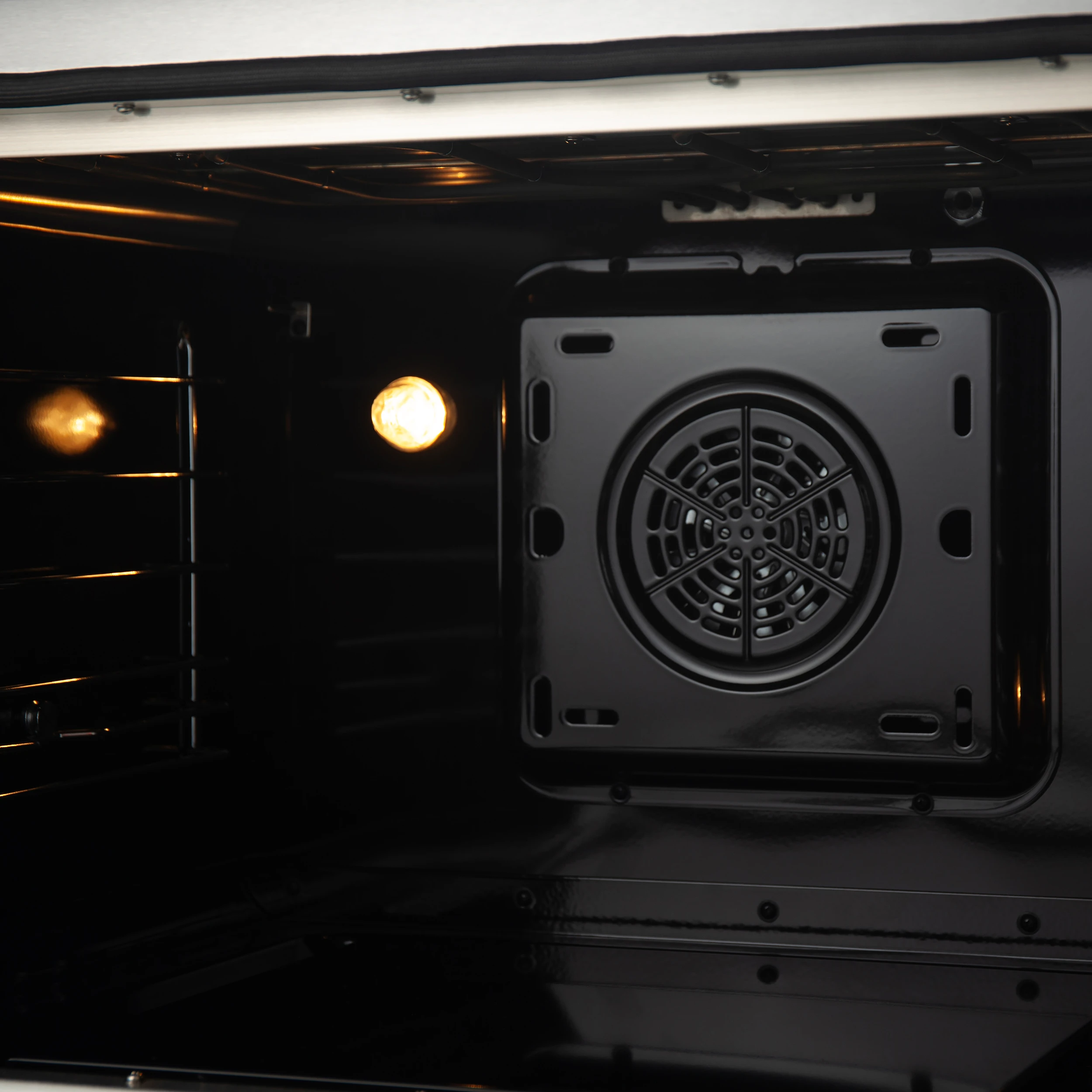 Torino 30 Inch Induction Range with True Convection and Air Fry FFSIN093630