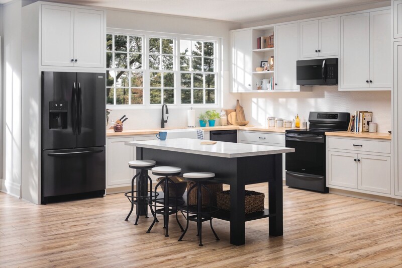 21.7 Cu. Ft. Counter-Depth French Door Refrigerator FGHD2368TD