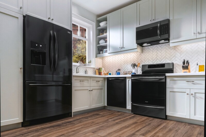 21.7 Cu. Ft. Counter-Depth French Door Refrigerator FGHD2368TD