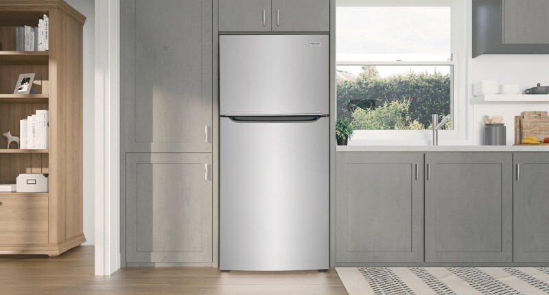 20 Cu. Ft. Garage Ready Top Freezer Refrigerator FGHT2055VF