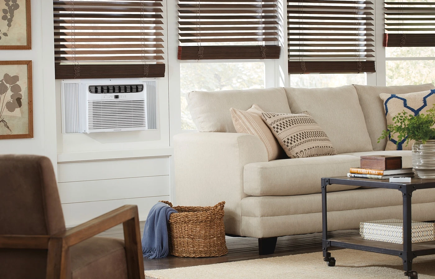 18,500 BTU Window Air Conditioner with Supplemental Heat and Slide Out Chassis FHWE182WA2, product image 8 of 9