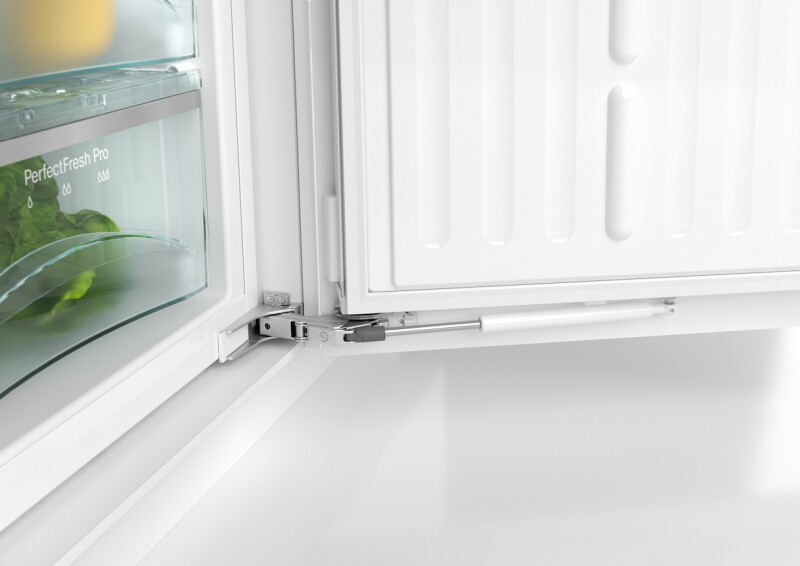 PerfectCool freezer for perfect side-by-side combination in the 70 in niche. FNS37492IE