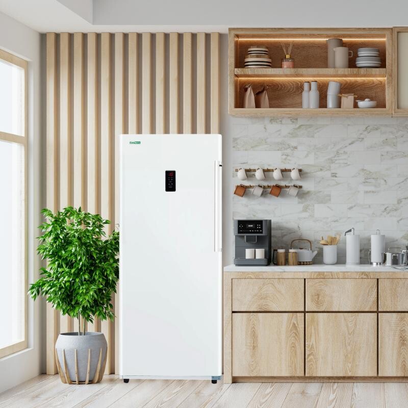 Conserv 17cf Upright Freezer CONVERTIBLE REF Garage Ready E-Star 28in wide 110V FR1700WREV