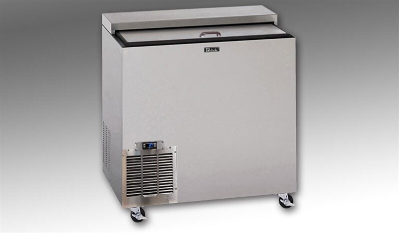 Our glass frosters are available in two-, three-, four-, and five-foot models as well as a variety of finishes for the front and sides - from black to an all stainless steel finish. FR36RT3