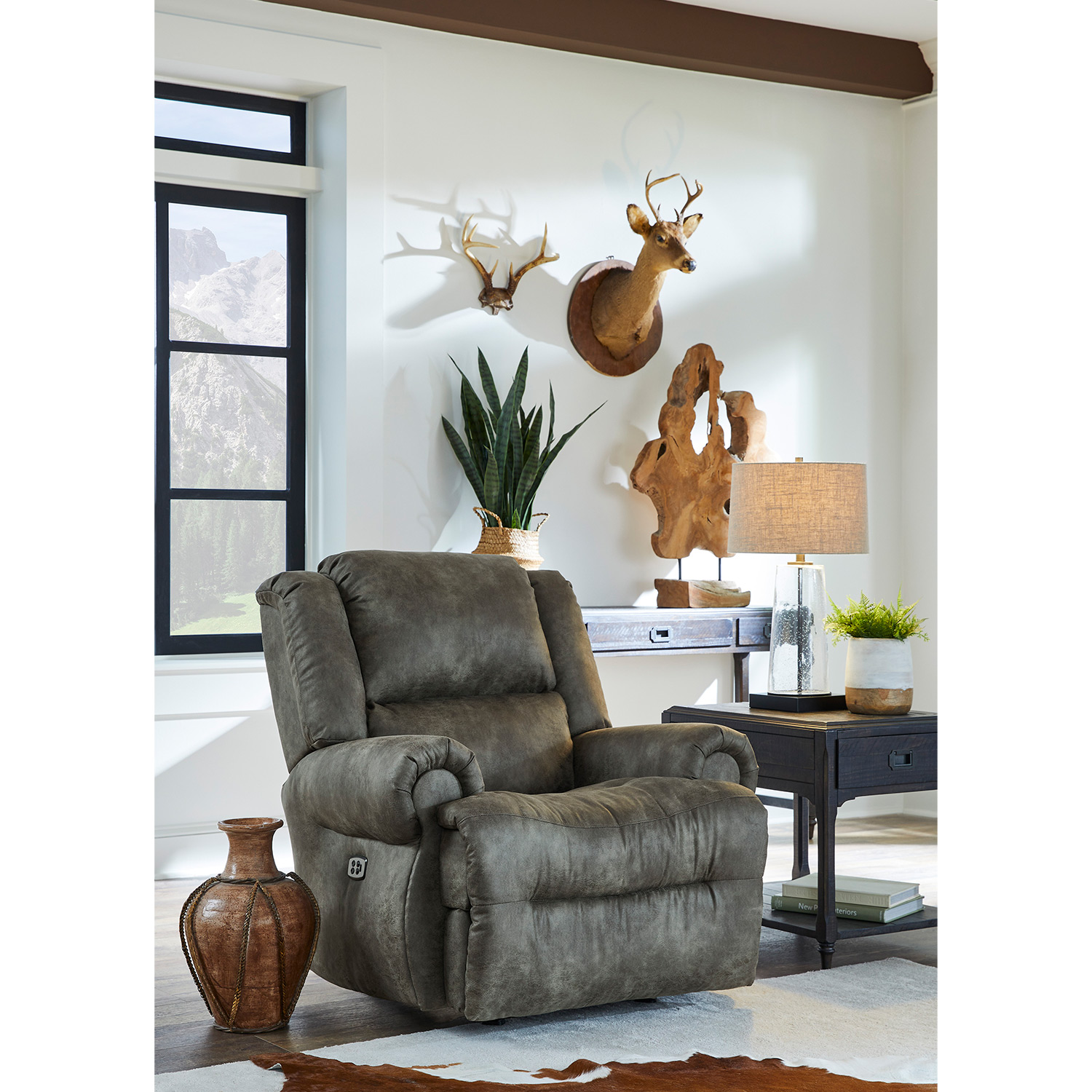 Genet - Medium, Multi-functioning Recliner - FS9NZ67 FS9NZ67