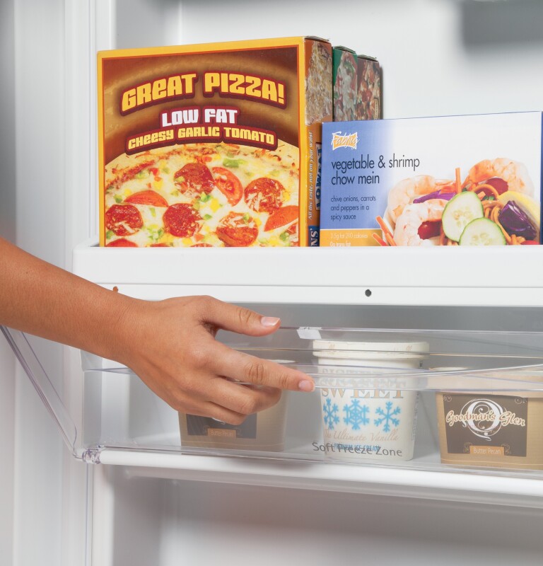 20.9 Cu. Ft. Manual Defrost Upright Freezer FUM21DHRWW