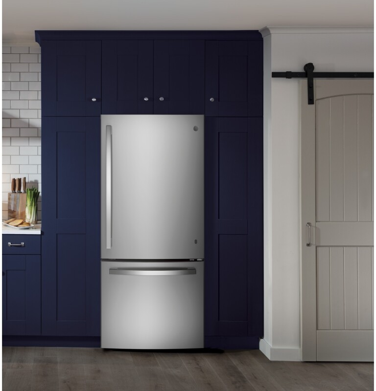 21.0 Cu. Ft. Bottom-Freezer Refrigerator GBE21DSKSS