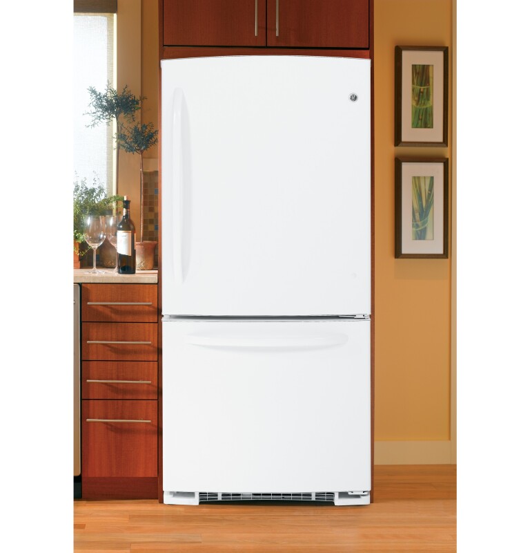 20.3 Cu. Ft. Bottom Freezer Refrigerator GBSC0HBXWW, product image 4 of 11