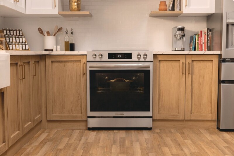 30" Front Control Electric Range with Stone-Baked Pizza view 8