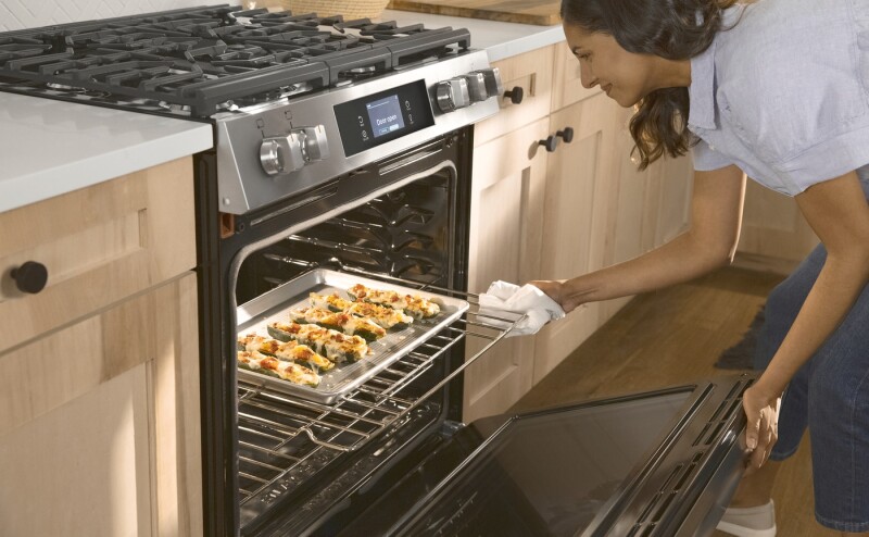 30” Gas Range with 15+ Ways to Cook, Includes Free Air Fry Tray GCFG3060BFA1