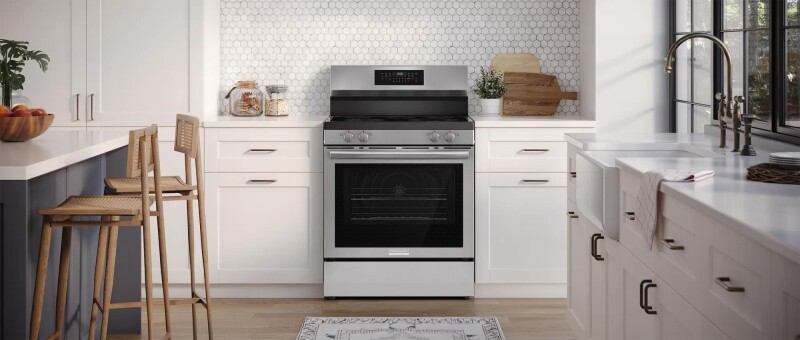 30" Rear Control Electric Range with Air Fry GCRE3059BF