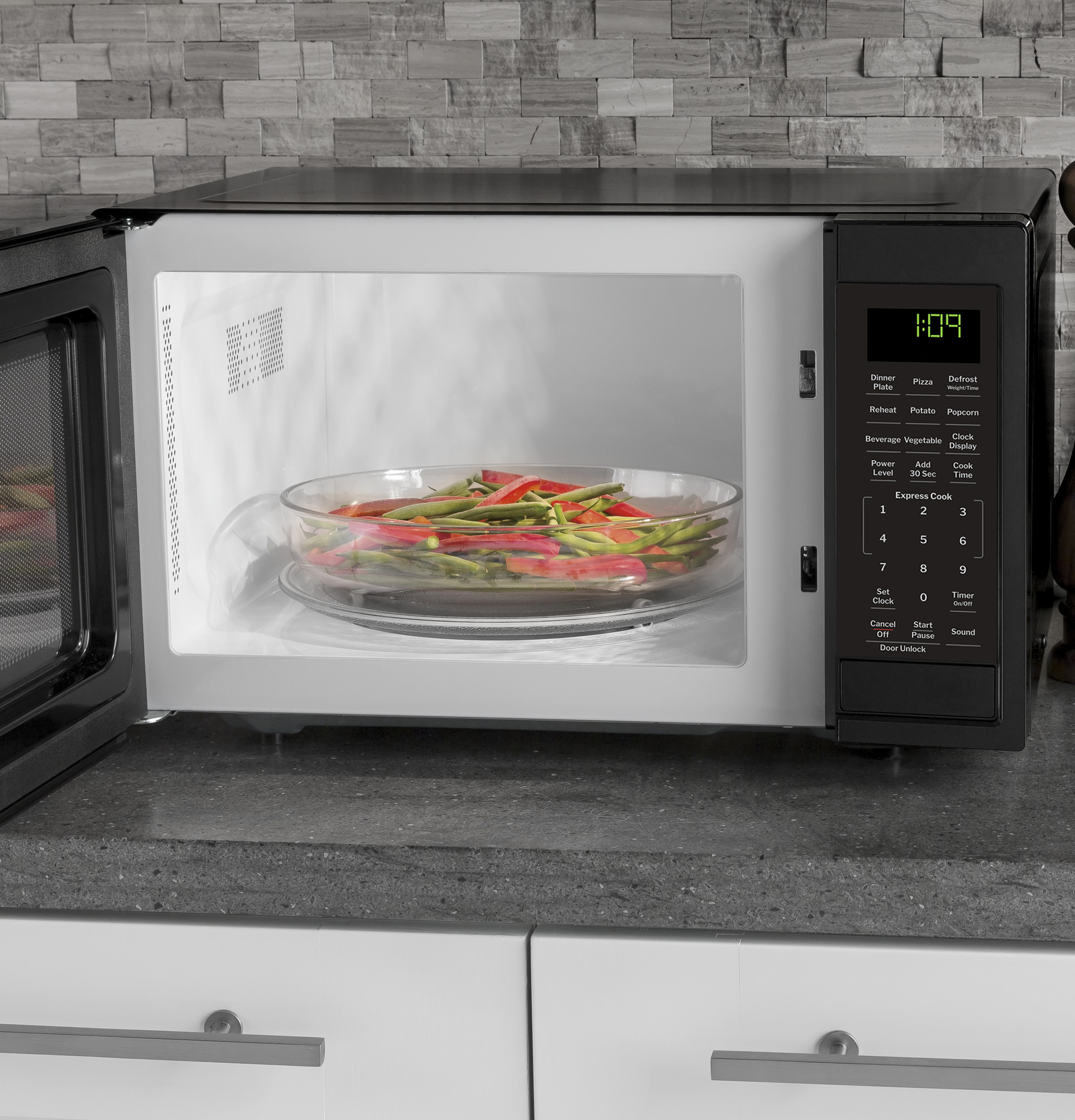 0.9 Cu. Ft. Capacity Countertop Microwave Oven view 10
