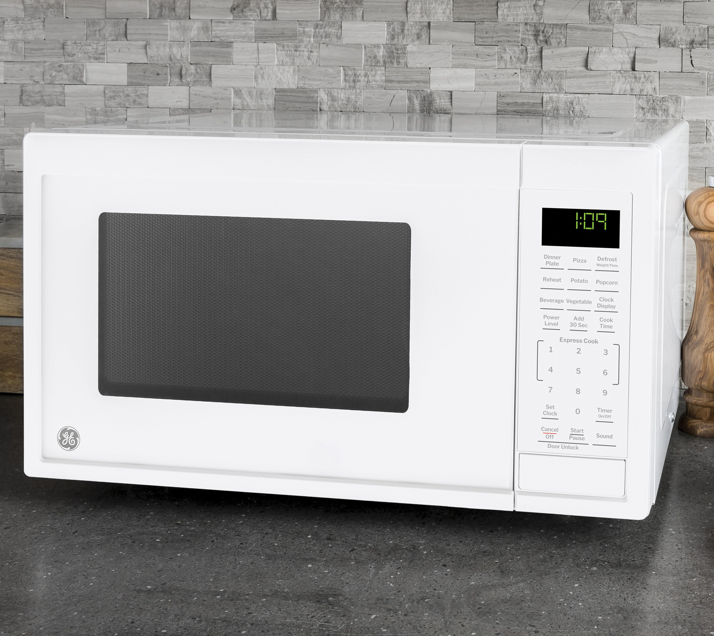 0.9 Cu. Ft. Capacity Countertop Microwave Oven view 7
