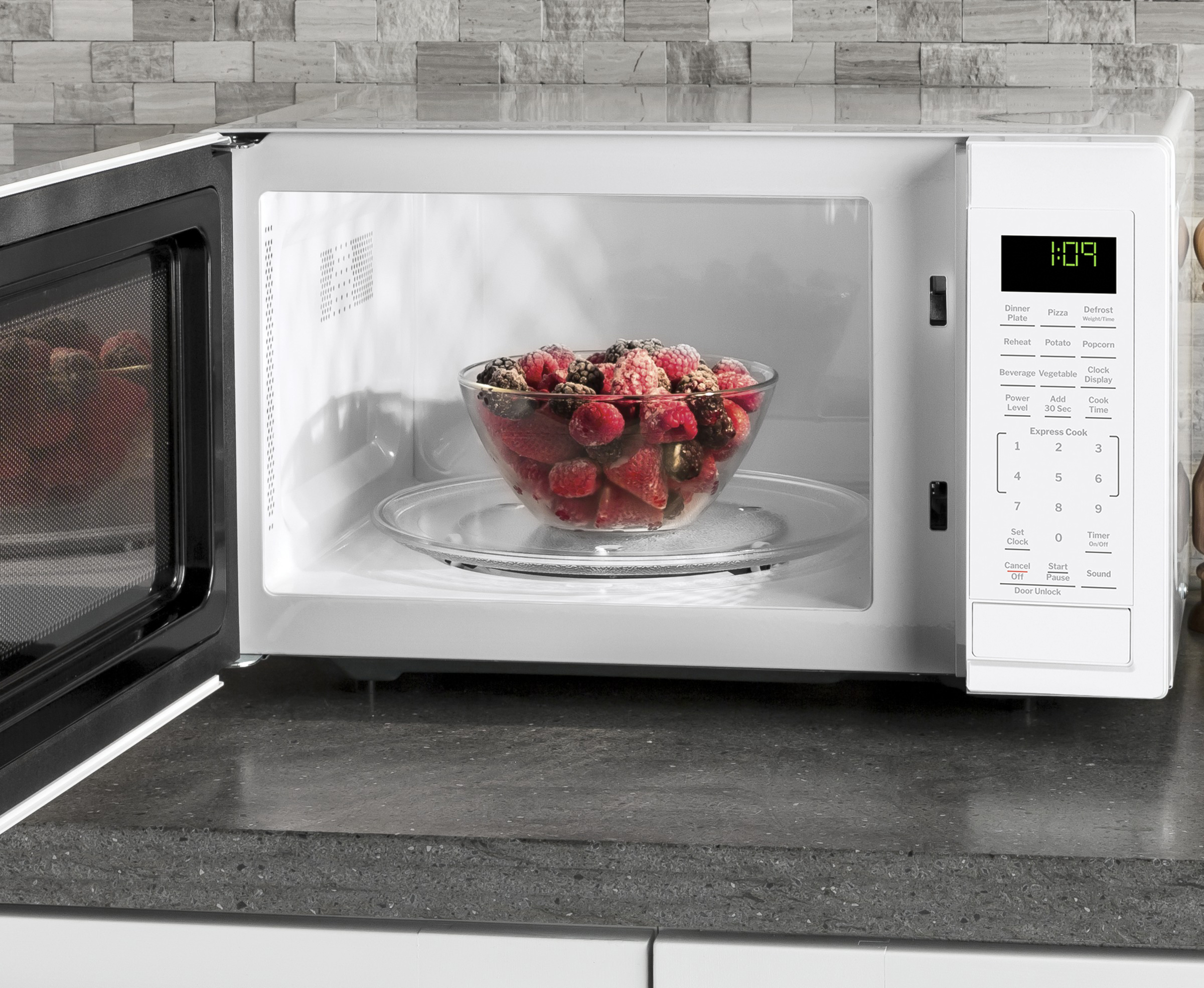 0.9 Cu. Ft. Capacity Countertop Microwave Oven view 8