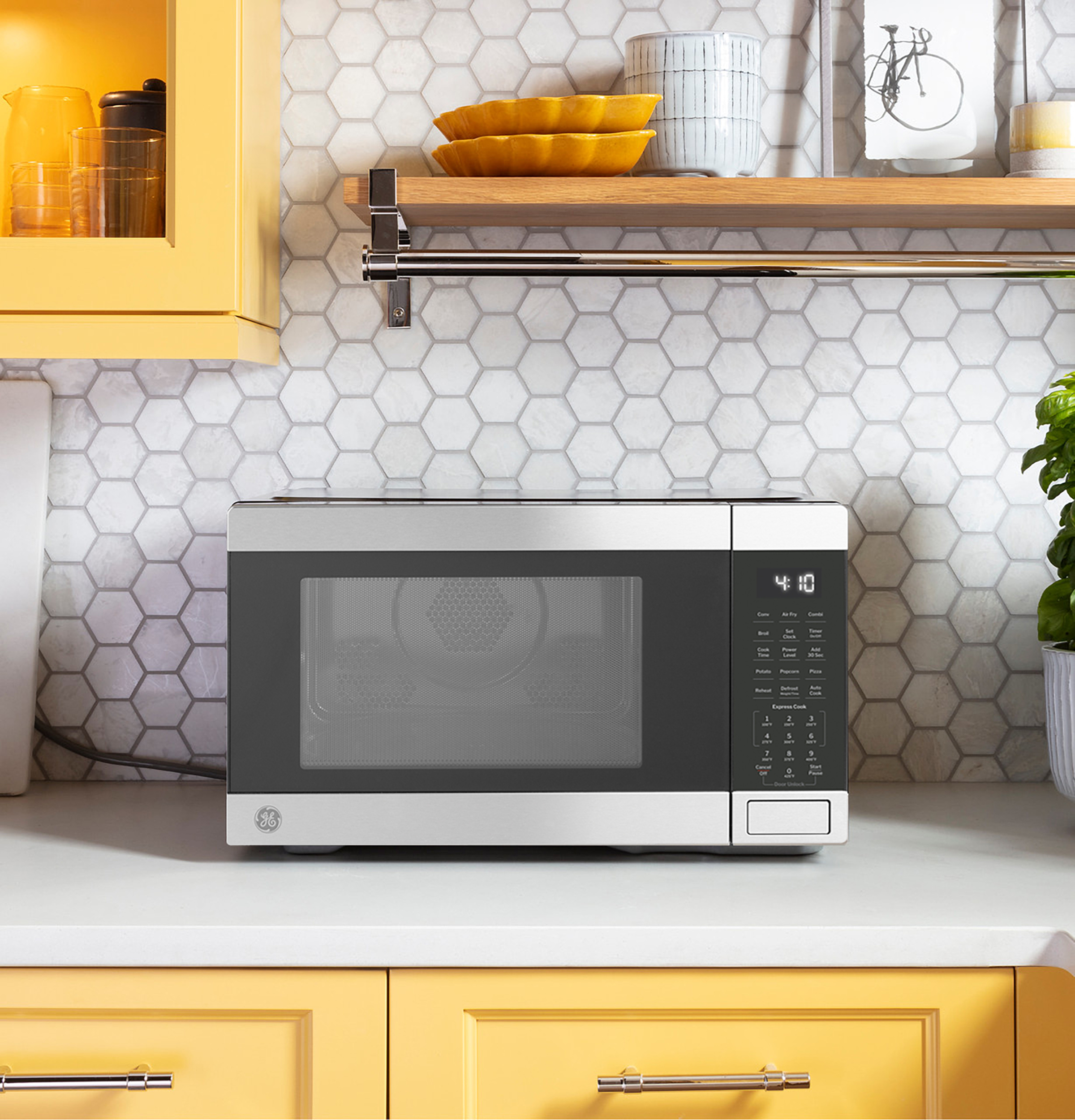 1.0 Cu. Ft. Capacity Countertop Convection Microwave Oven with Air Fry view 17