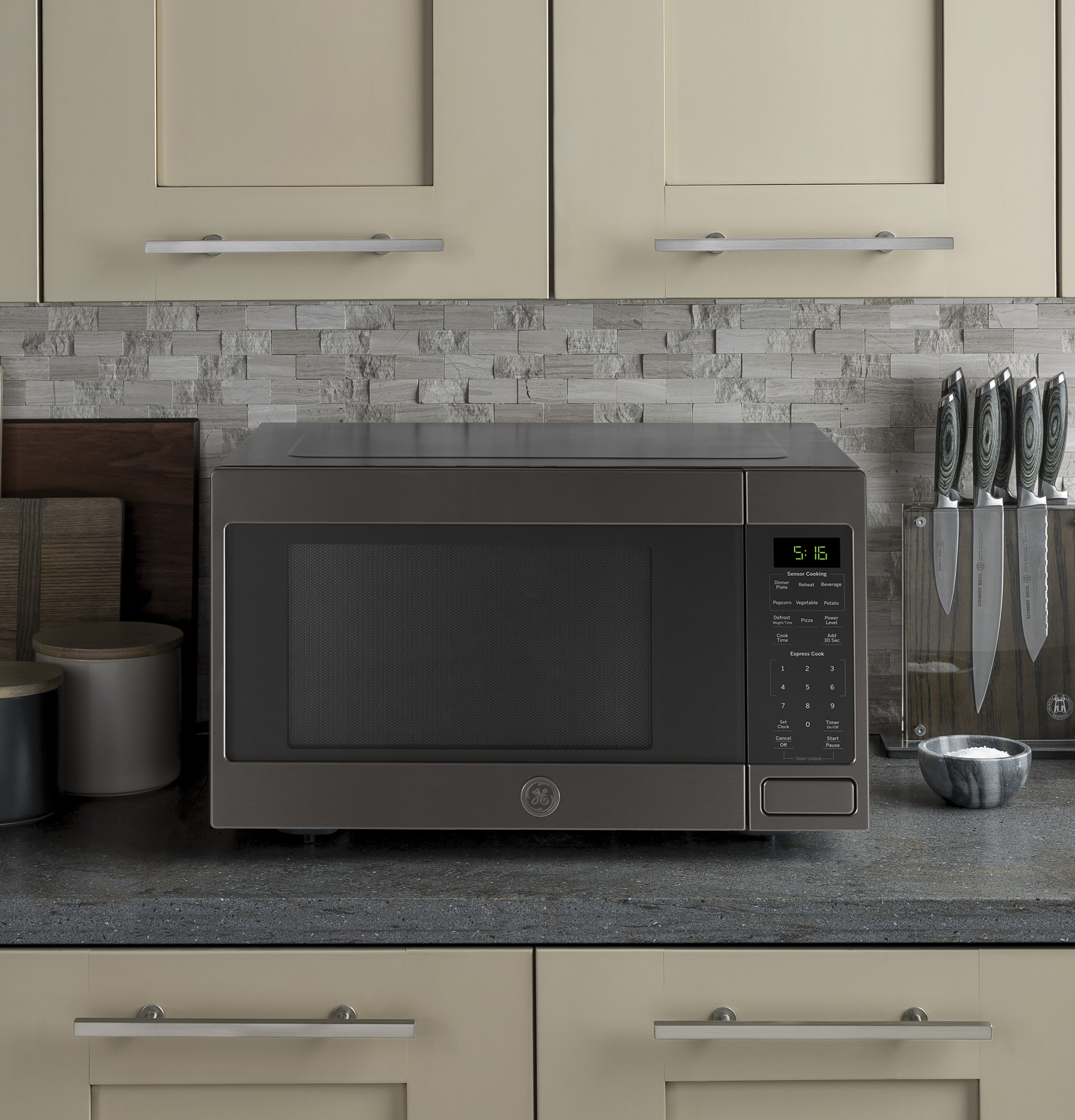 1.6 Cu. Ft. Countertop Microwave Oven view 12
