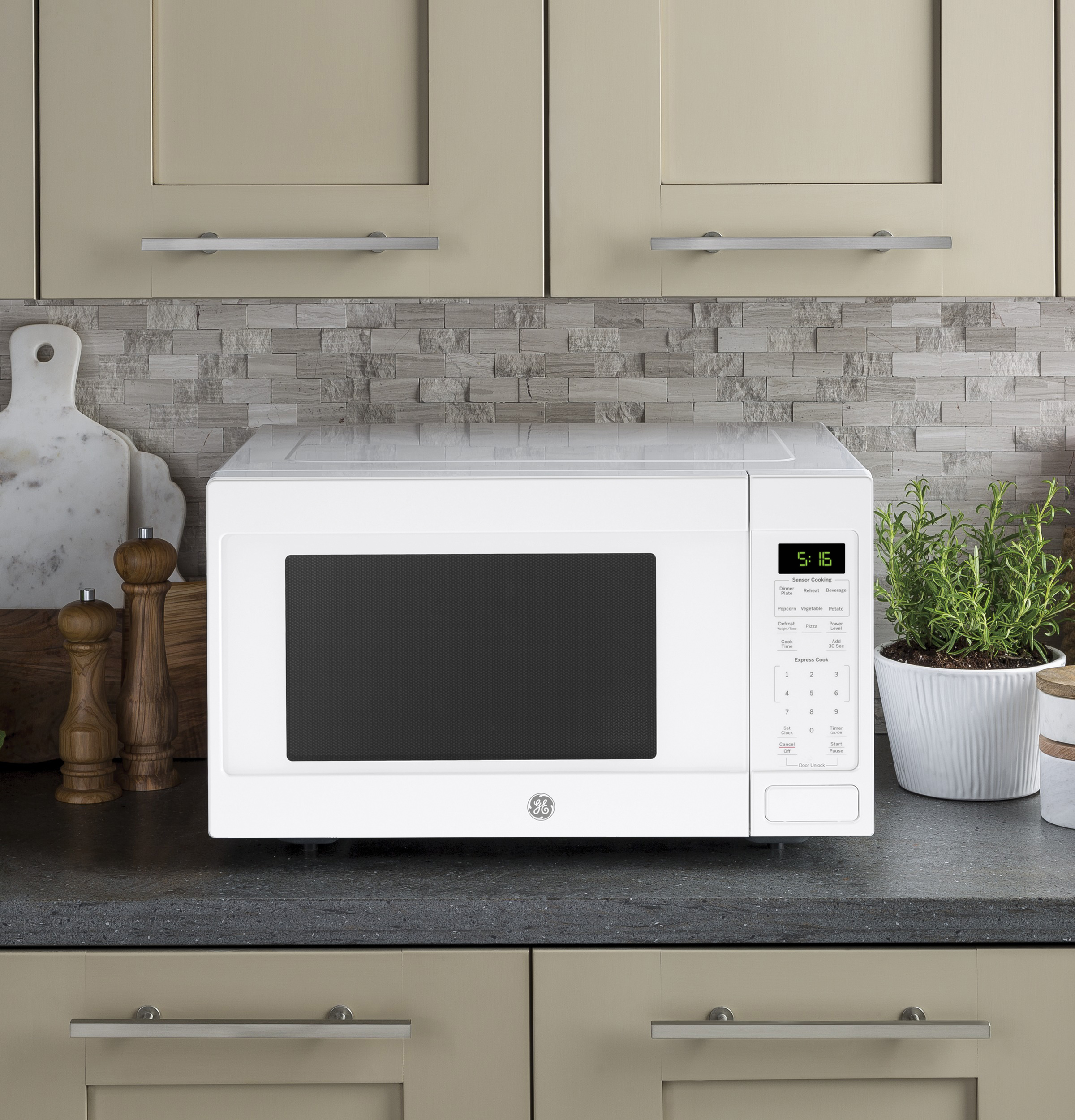 1.6 Cu. Ft. Countertop Microwave Oven view 6