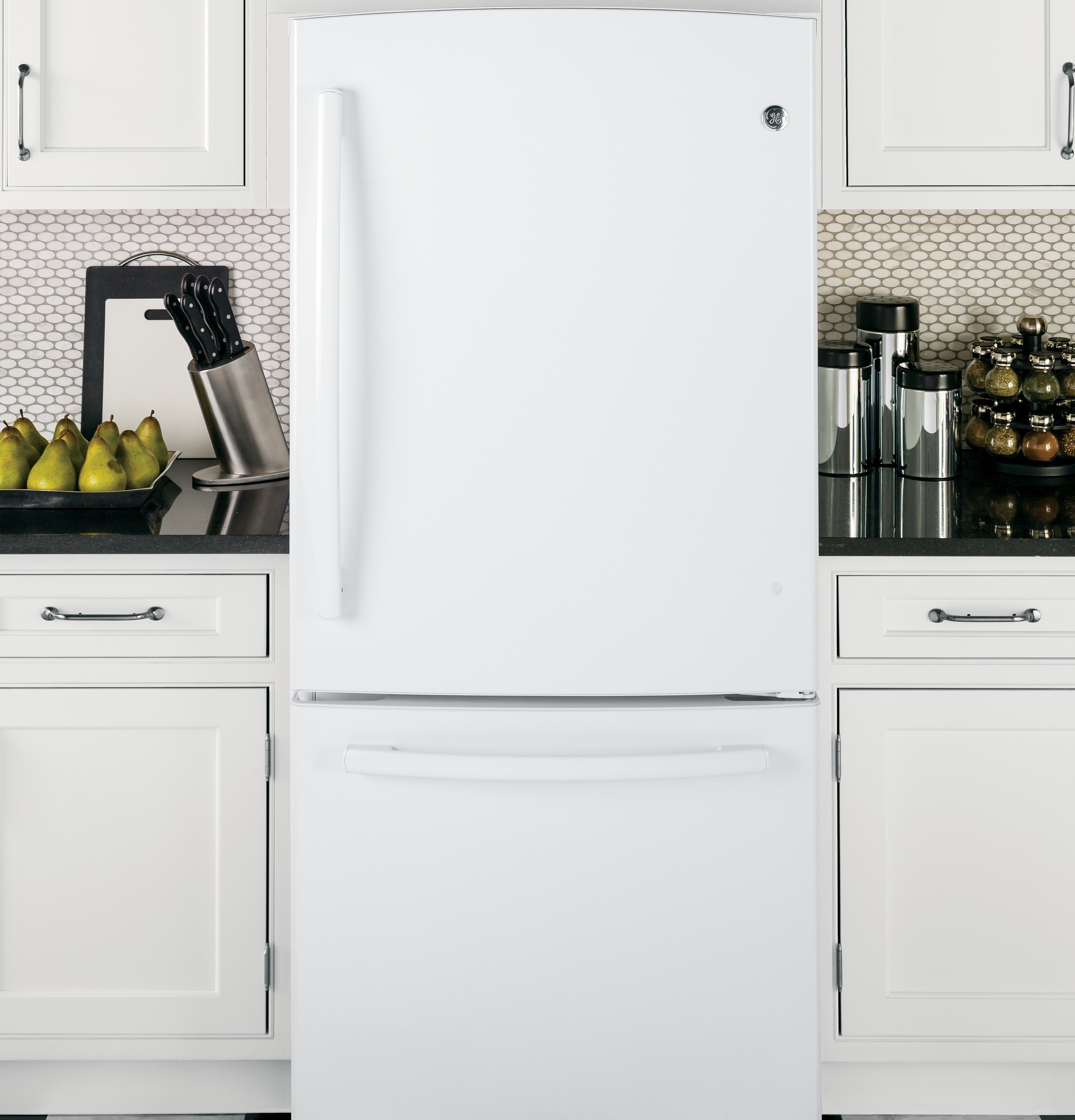 20.2 Cu. Ft. Bottom-Freezer Refrigerator GDE20ETEWW, product image 4 of 9