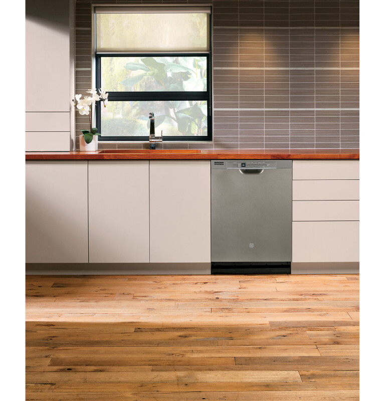 Front Control with Plastic Interior Dishwasher with Sanitize Cycle & Dry Boost GDF530PMMES