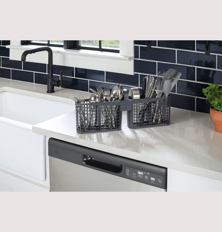 Dishwasher with Front Controls view 16