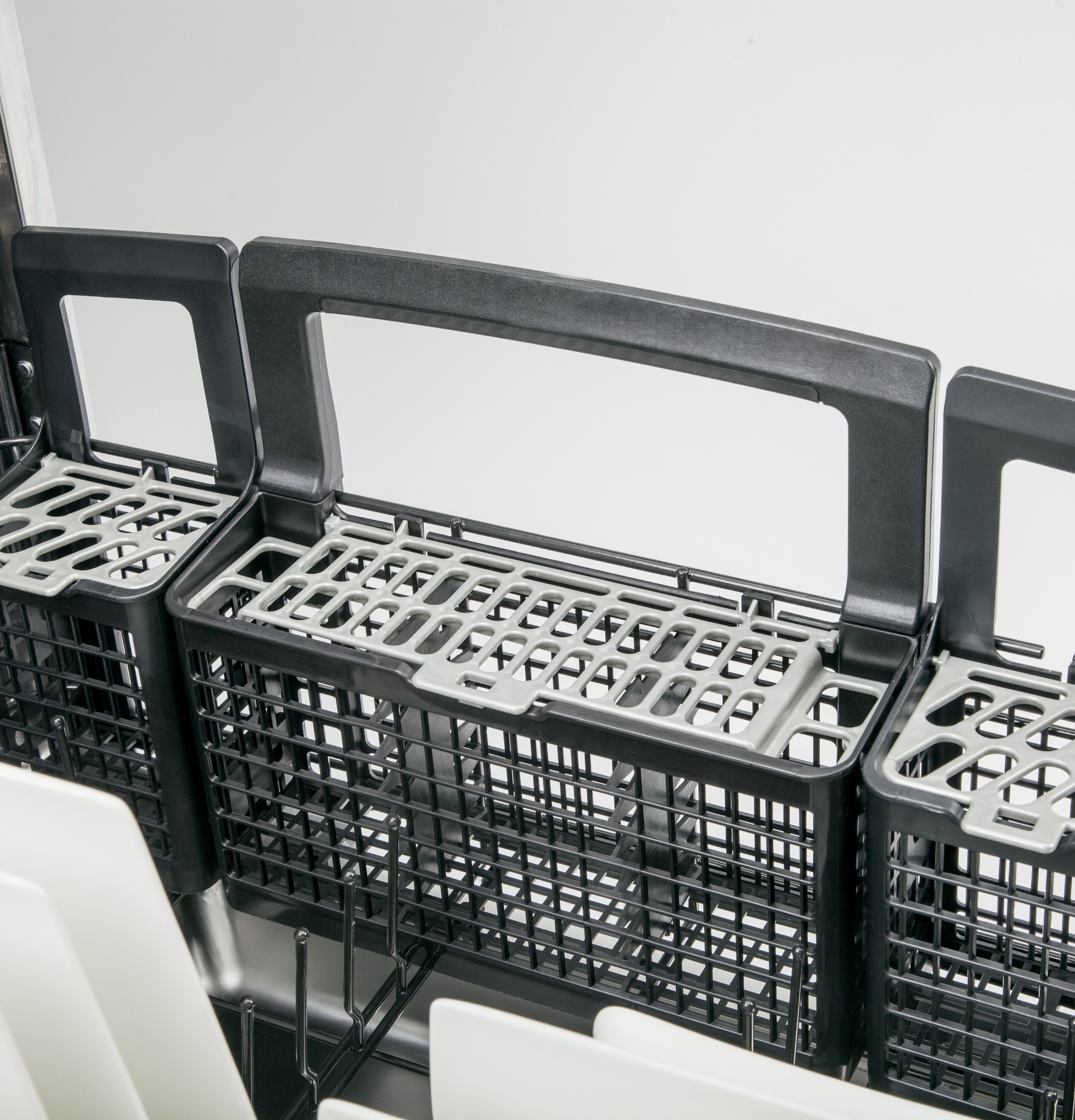 Stainless Steel Interior Dishwasher with Front Controls GDF570SGJCC