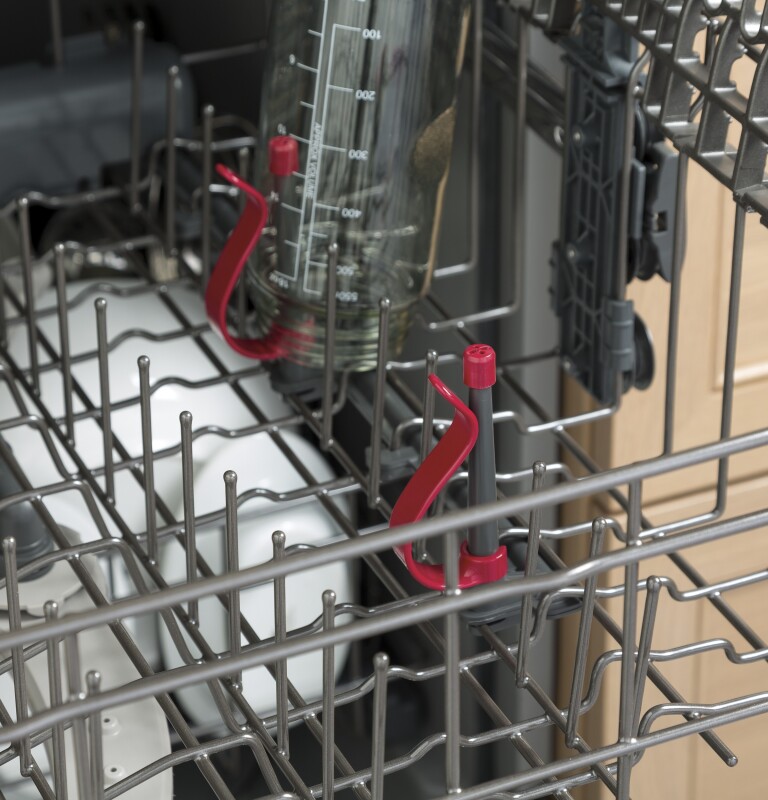 Dishwasher with Front Controls GDF610PGJWW