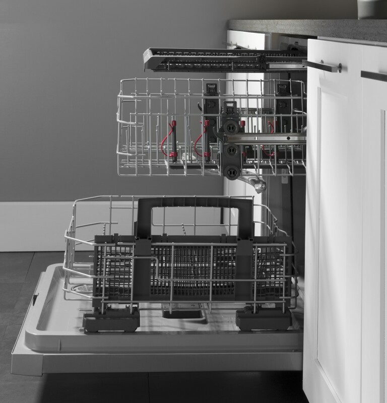 Front Control with Plastic Interior Dishwasher with Sanitize Cycle & Dry Boost GDF630PGMBB