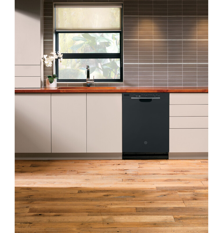 Front Control with Plastic Interior Dishwasher with Sanitize Cycle & Dry Boost GDF630PGMBB