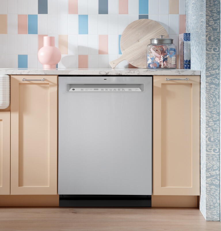 Fingerprint Resistant Front Control with Stainless Steel Interior Dishwasher with Sanitize Cycle GDF670SYVFS