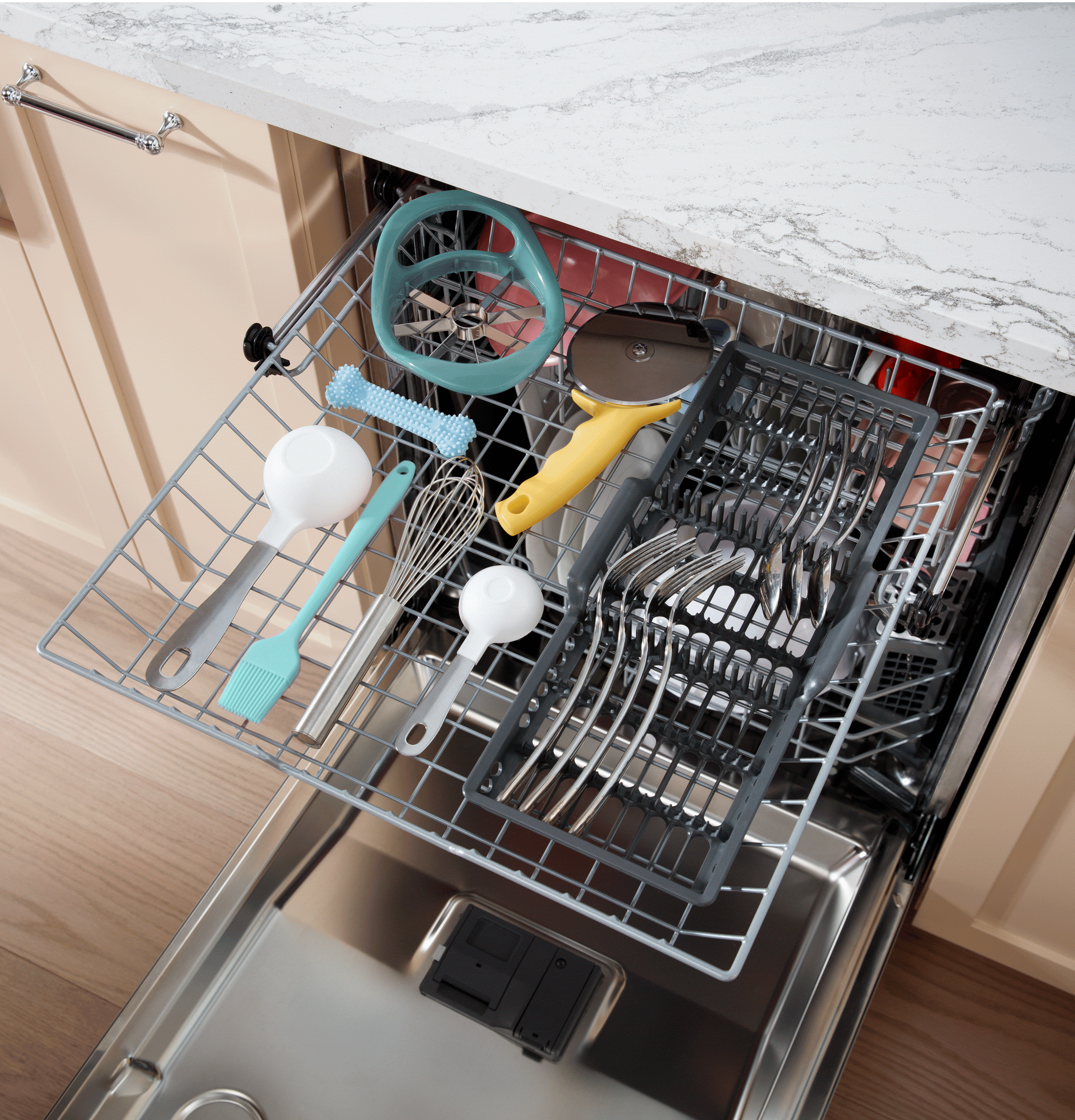 Fingerprint Resistant Top Control with Stainless Steel Interior Dishwasher with Sanitize Cycle view 24