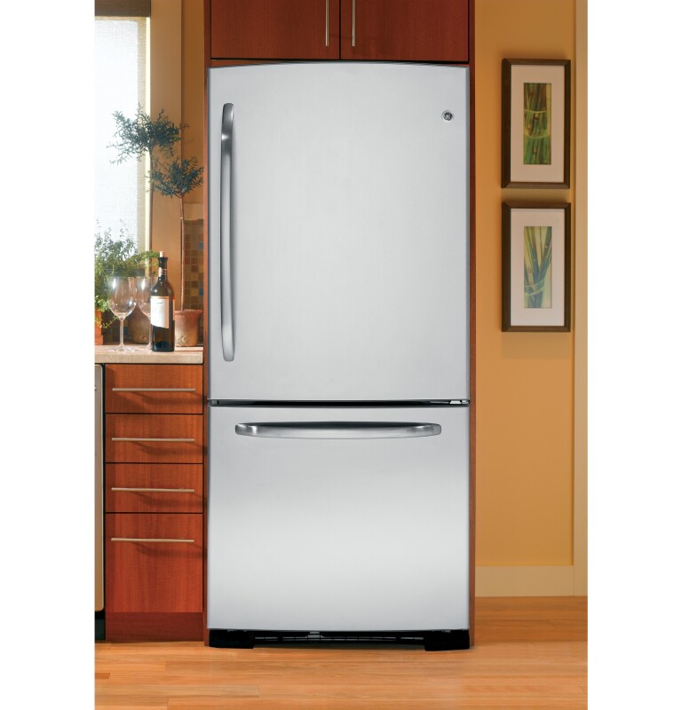 20.2 Cu. Ft. Bottom Freezer Refrigerator GDSL0KCXLS, product image 4 of 9