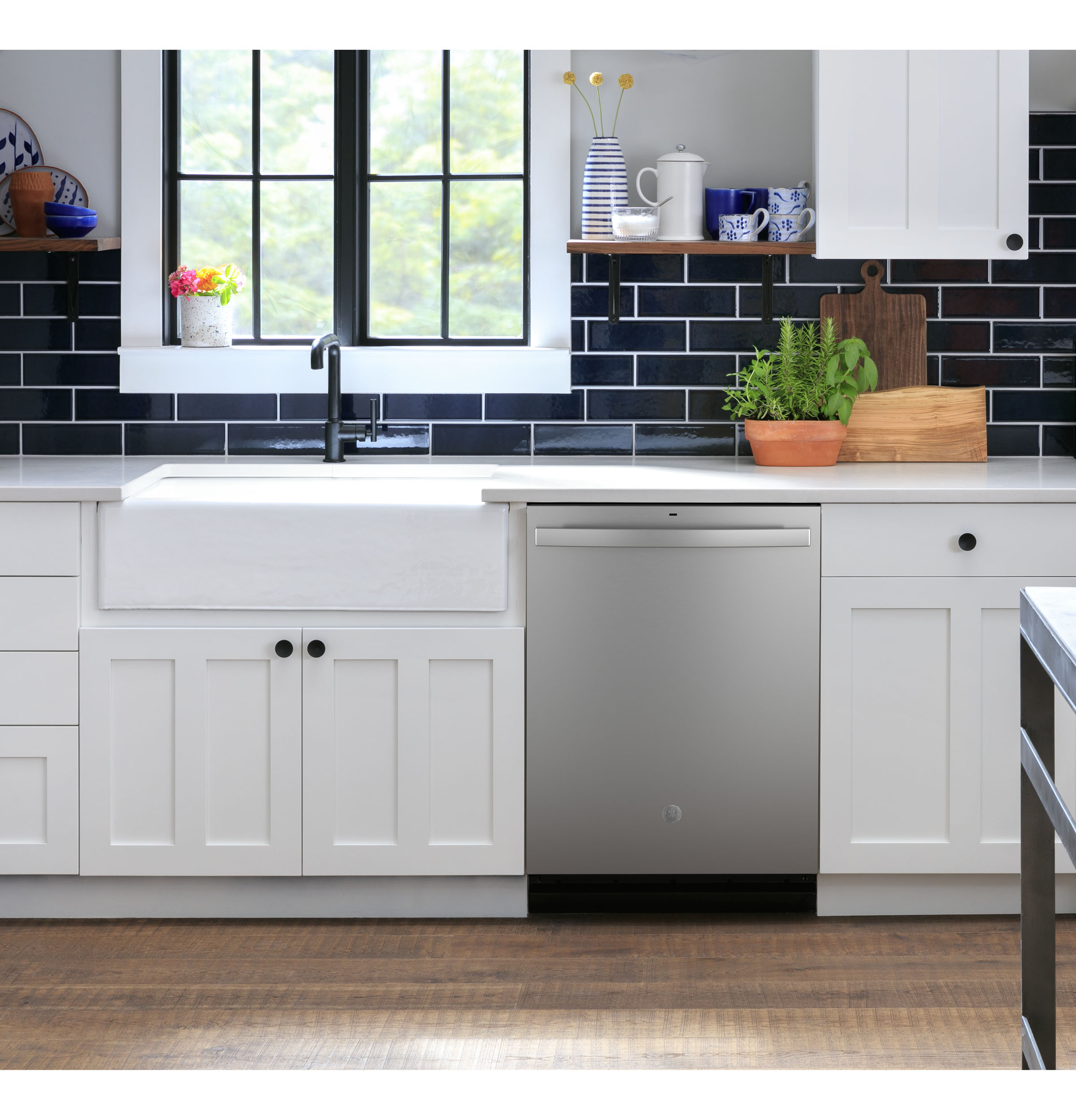 Top Control with Plastic Interior Dishwasher with Sanitize Cycle & Dry Boost view 5