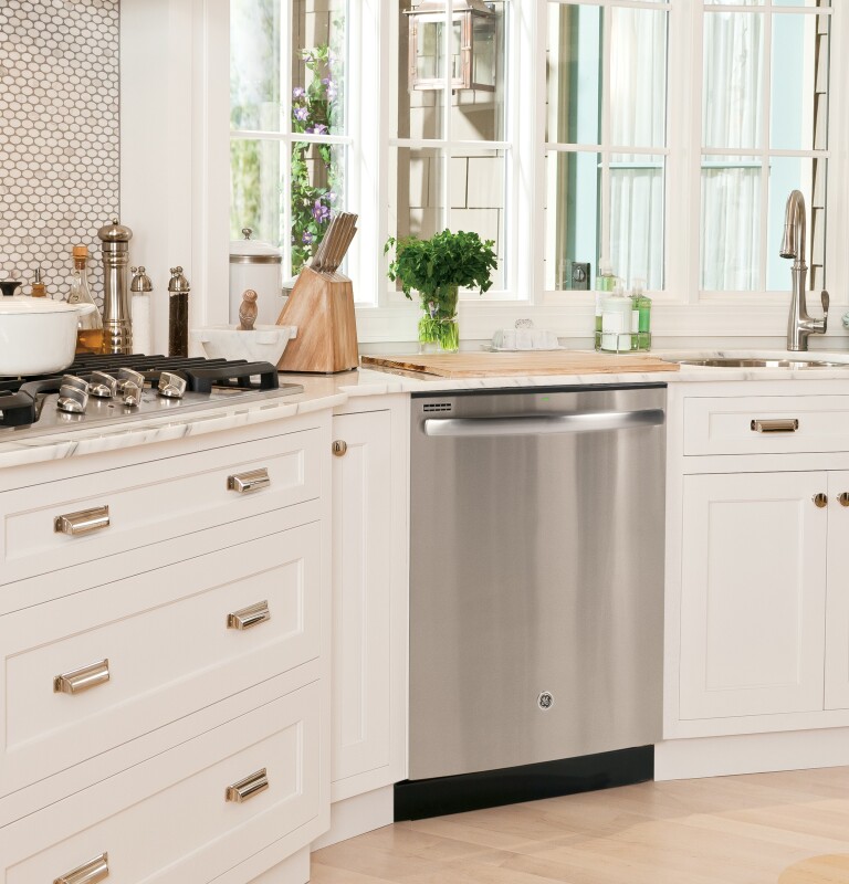 Hybrid Stainless Steel Interior Dishwasher with Hidden Controls GDT550HSDSS