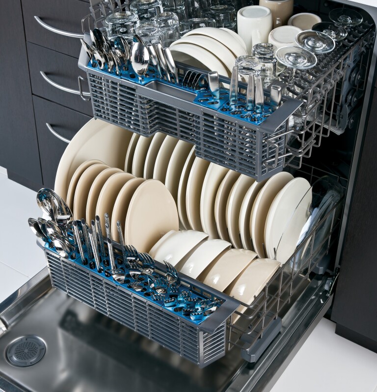 Hybrid Stainless Steel Interior Dishwasher with Hidden Controls GDT550HSDSS
