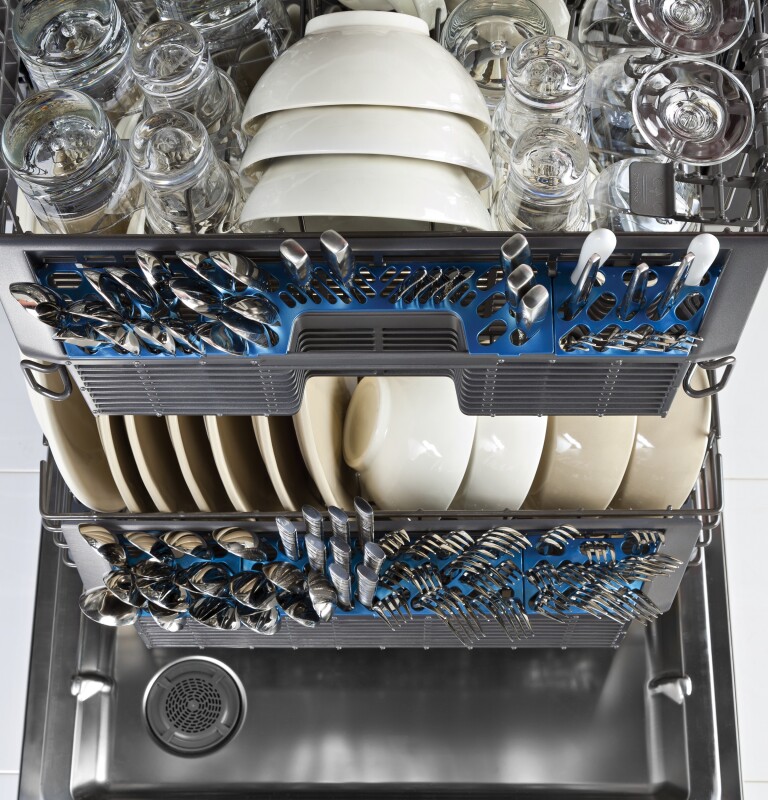 Hybrid Stainless Steel Interior Dishwasher with Hidden Controls GDT550HSDSS
