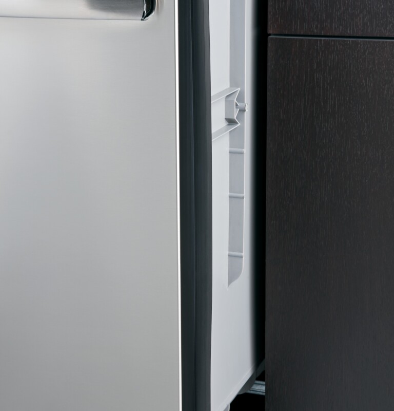 Hybrid Stainless Steel Interior Dishwasher with Hidden Controls GDT550HSDSS
