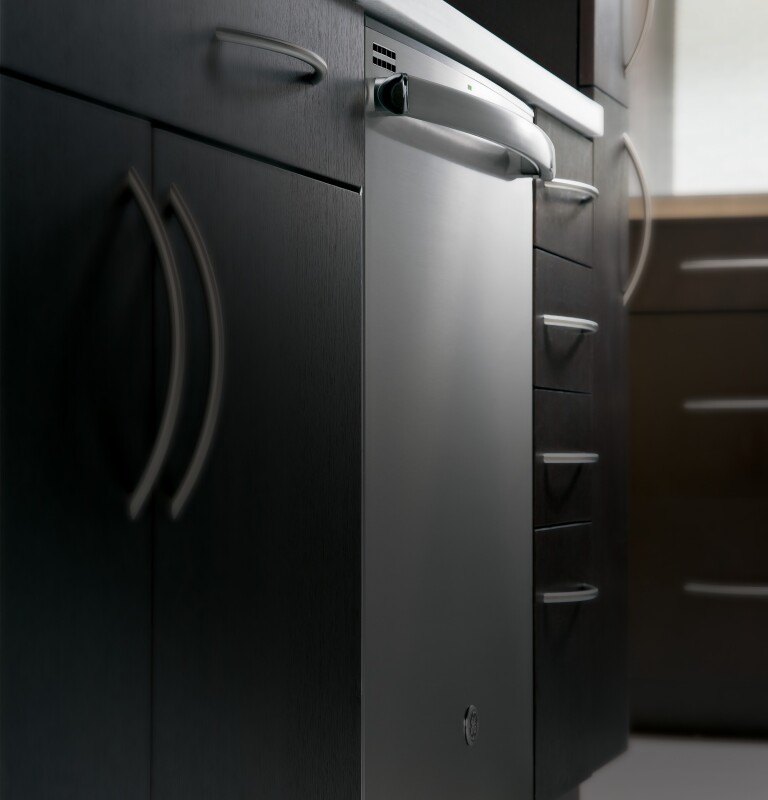 Hybrid Stainless Steel Interior Dishwasher with Hidden Controls GDT550HSDSS