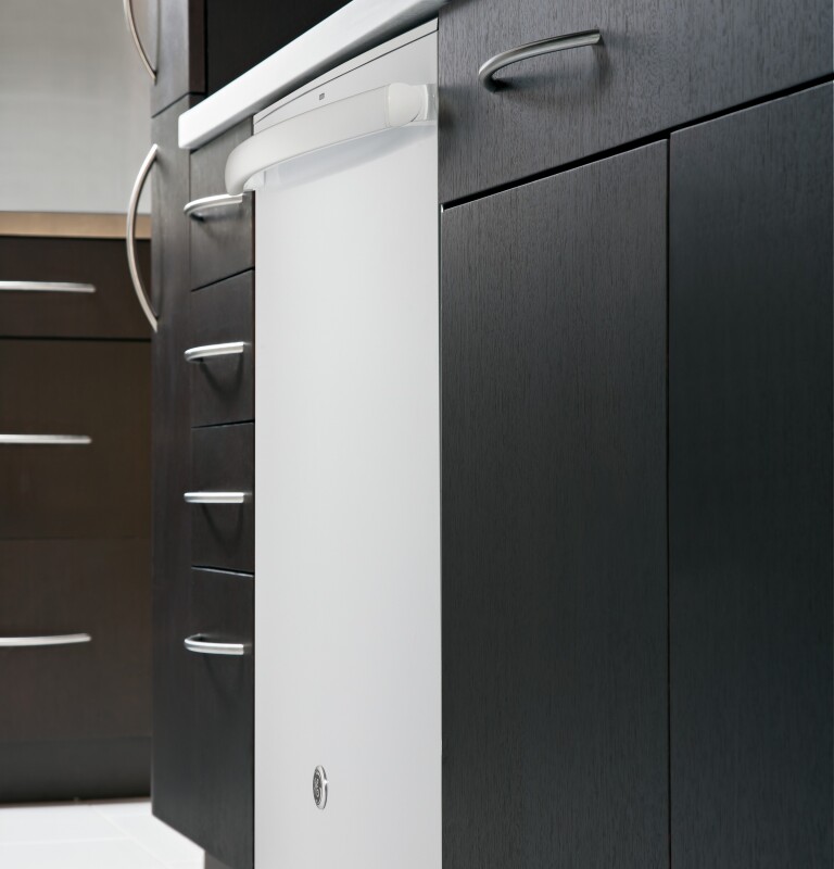 Stainless Steel Interior Dishwasher with Hidden Controls GDT580SGFWW