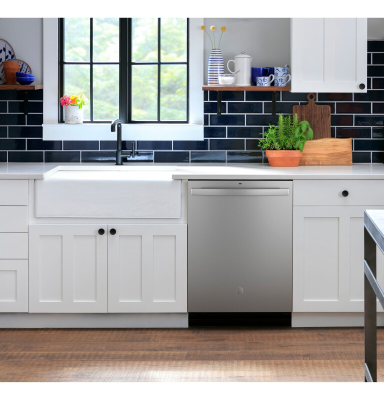 Top Control Hybrid Tub Dishwasher with Third Rack, Bottle Jets, Dry Boost & 50 dBA view 48