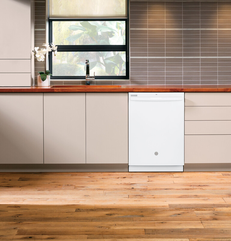 Top Control with Plastic Interior Dishwasher with Sanitize Cycle & Dry Boost GDT605PGMWW
