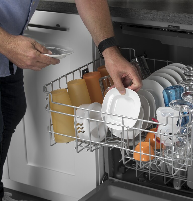 GE Top Control with Plastic Interior Dishwasher with Sanitize Cycle & Dry Boost Silver GDT630PMMES Picture 1
