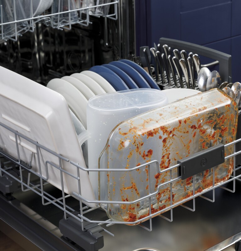 Top Control with Stainless Steel Interior Dishwasher with Sanitize Cycle & Dry Boost with Fan Assist GDT645SFNDS