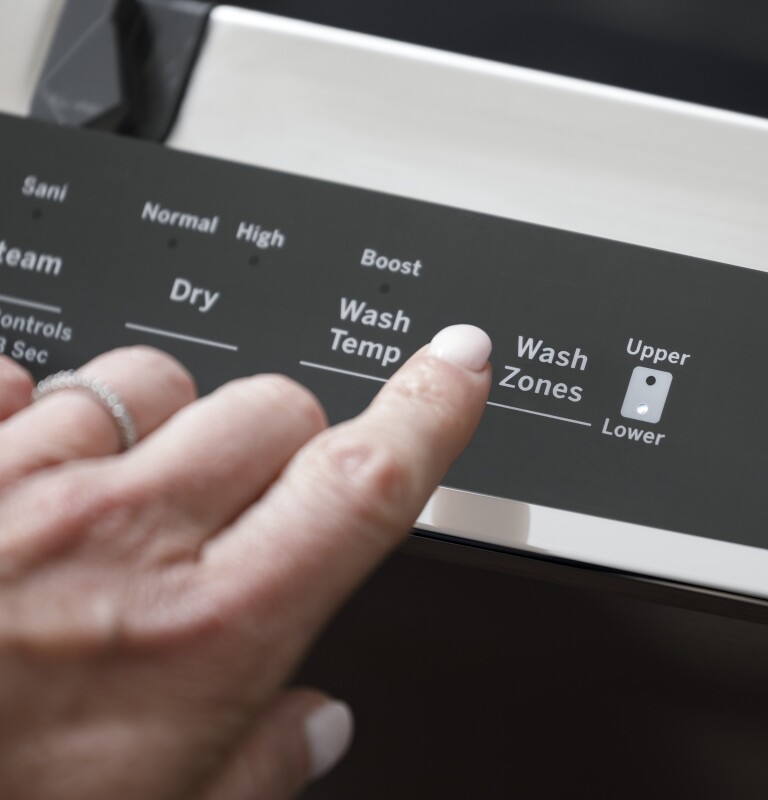 Top Control with Stainless Steel Interior Dishwasher with Sanitize Cycle & Dry Boost with Fan Assist GDT645SMNES