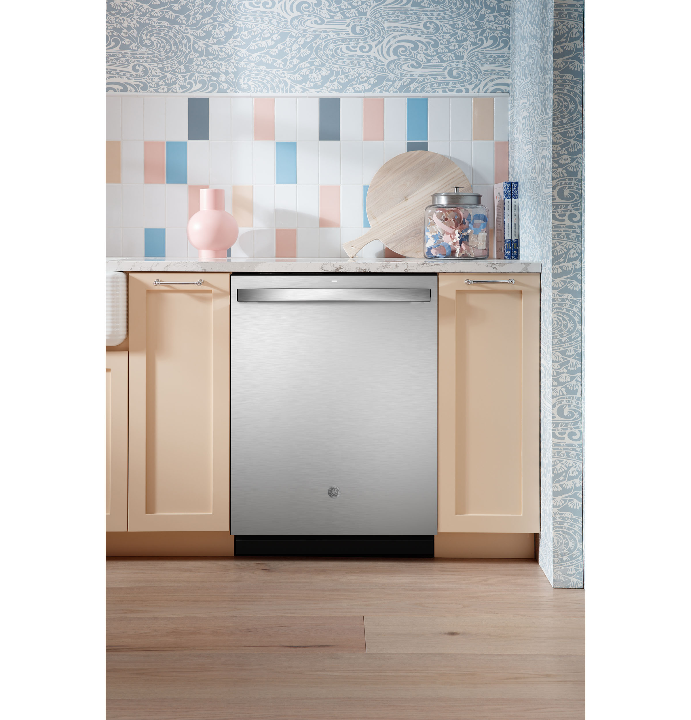 Fingerprint Resistant Top Control with Stainless Steel Interior Dishwasher with Sanitize Cycle view 24