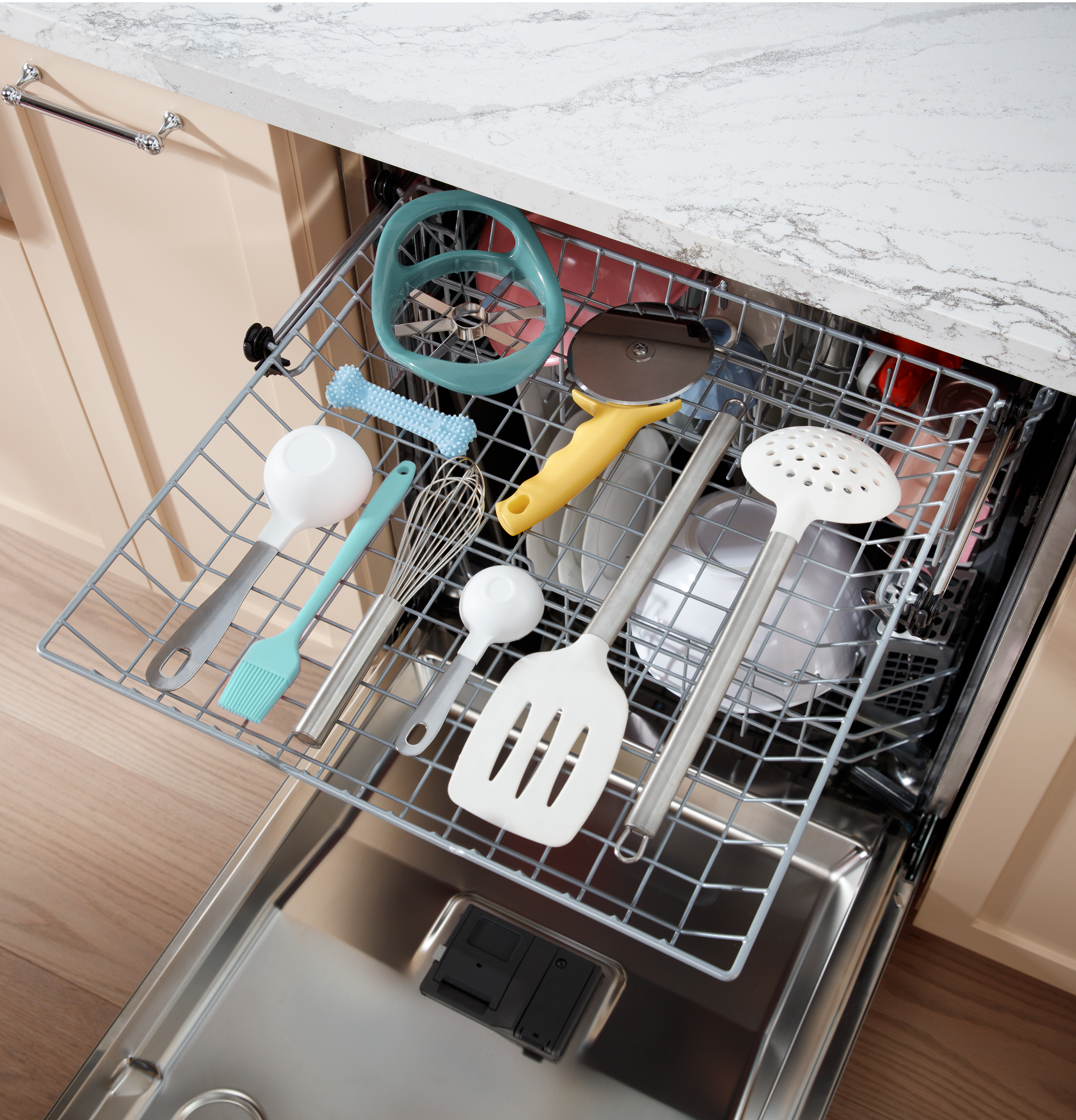 Fingerprint Resistant Top Control with Stainless Steel Interior Dishwasher with Sanitize Cycle view 21
