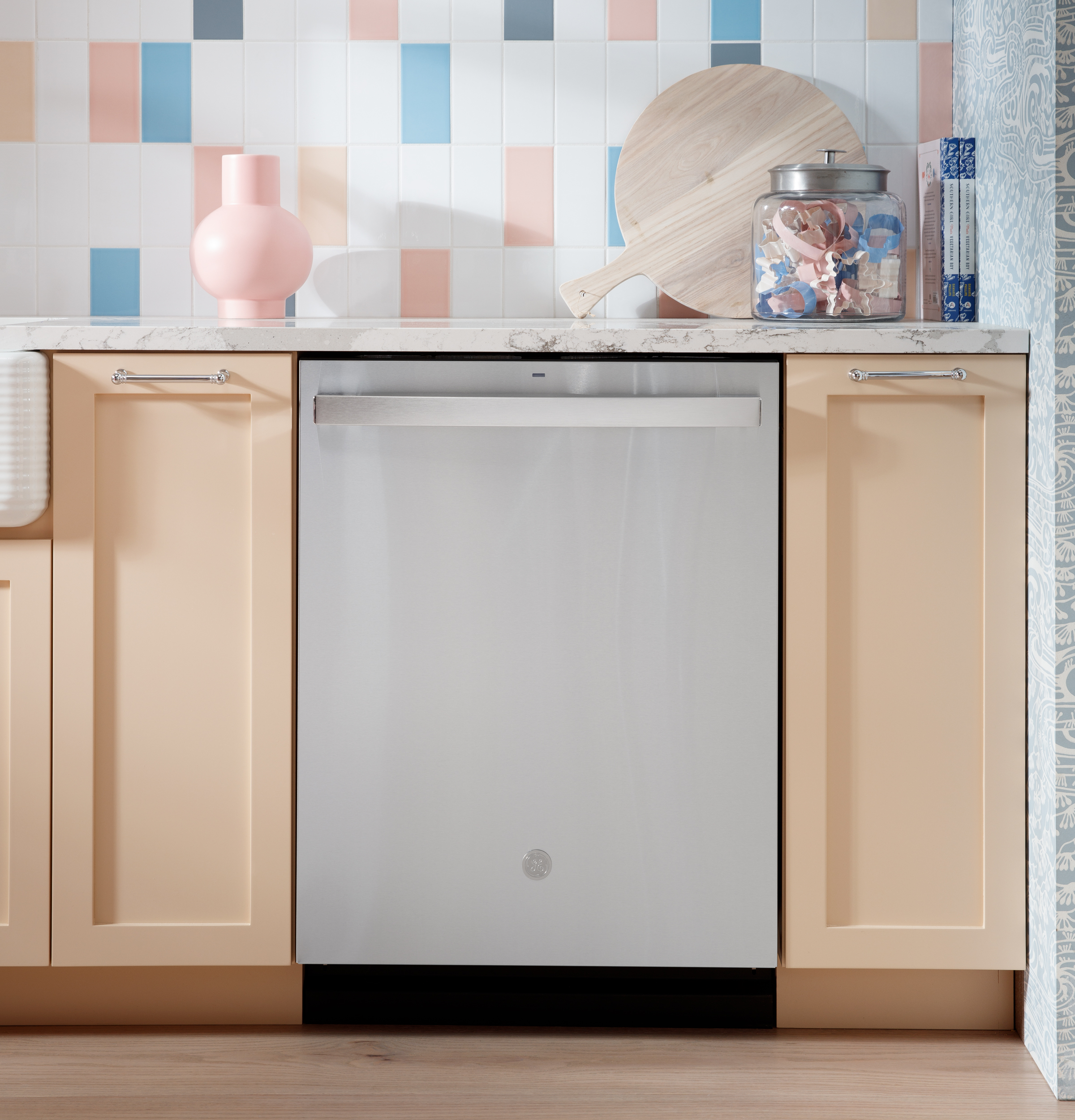 Top Control with Stainless Steel Interior Dishwasher with Sanitize Cycle view 28