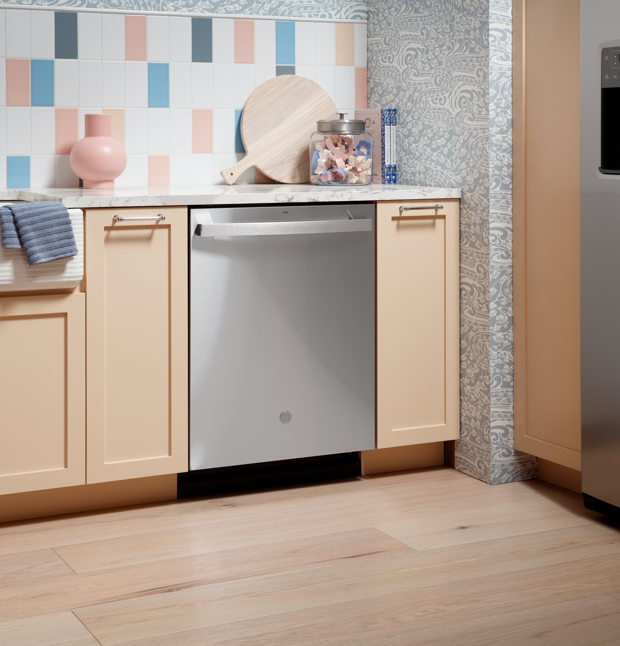 Top Control with Stainless Steel Interior Dishwasher with Sanitize Cycle view 29