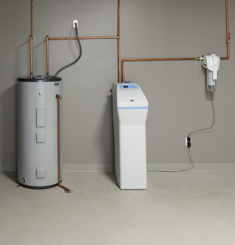 40 Gallon Short Electric Water Heater GE40S10BAM, product image 3 of 20