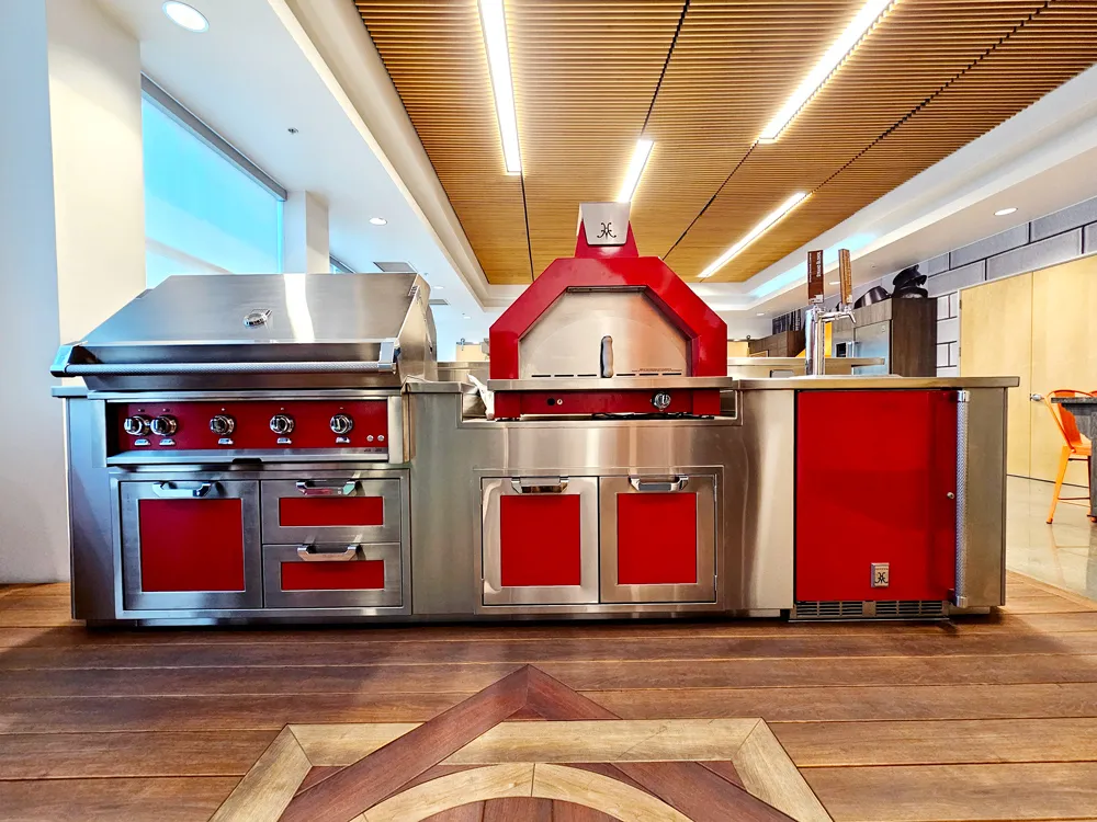 12′ Outdoor Living Suite with Campania Pizza Oven™ with Beer Dispenser and Bar GESDBC12
