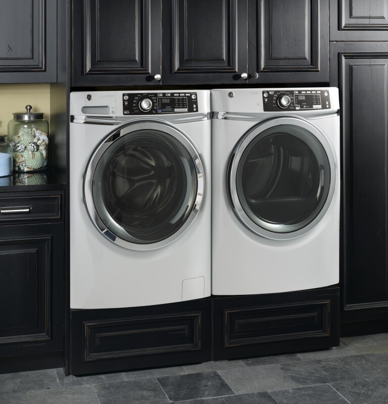 8.3 cu. ft. Capacity Front Load Gas Dryer with Steam GFD48GSSKWW